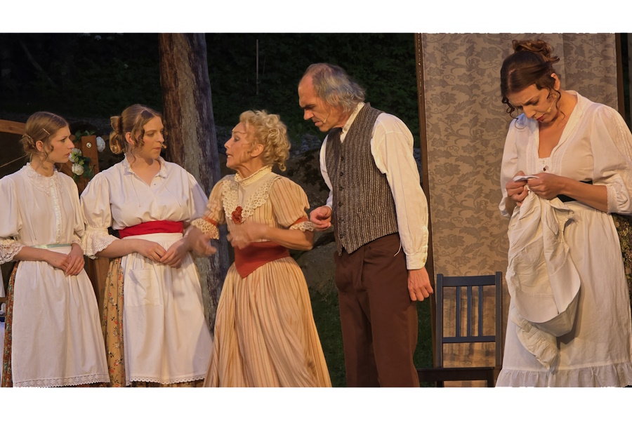 2025_Das.Maedl.aus.der.Vorstadt 3.jpg